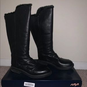 NAYA Women’s size 11 leather boots. Black with fur